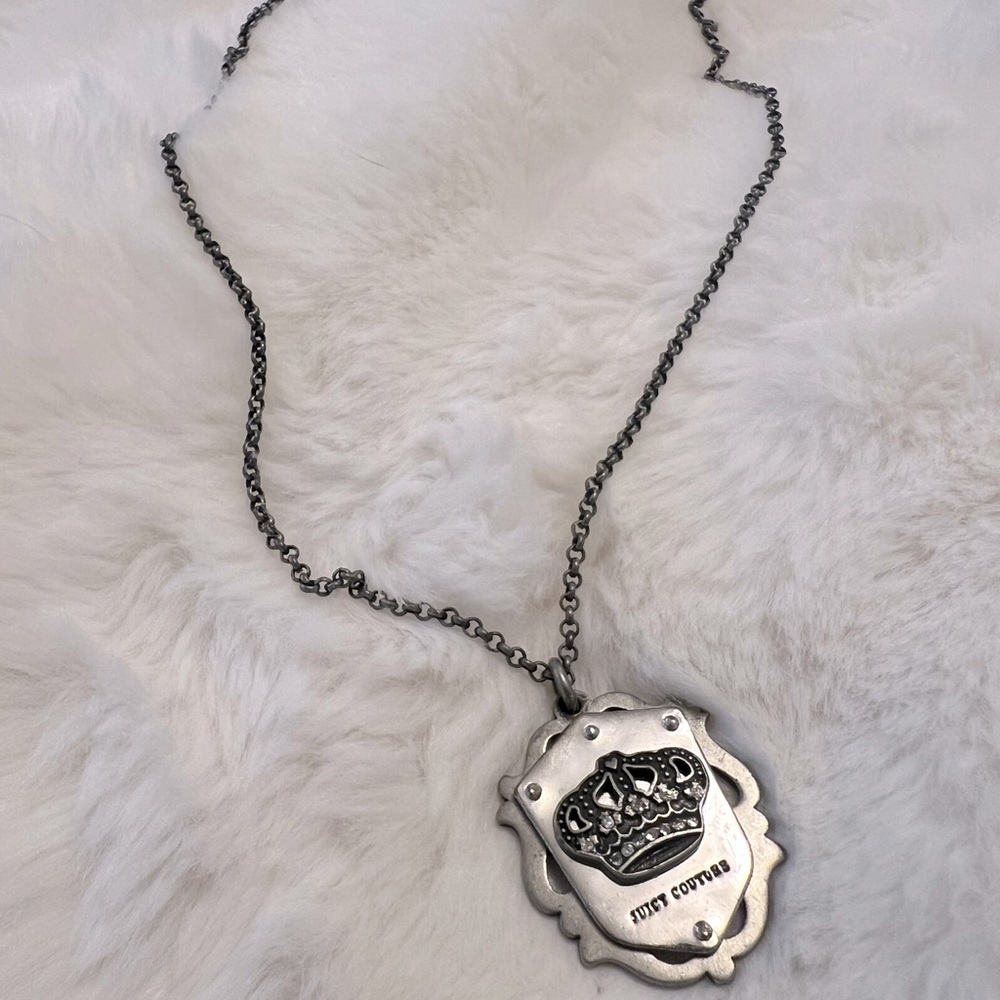 juicy couture • crown necklace